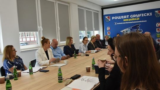W Centrum Usług Publicznych w Gryficach odbyło się kolejne spotkanie w ramach Zintegrowanych Inwestycji Terytorialnych (ZIT).