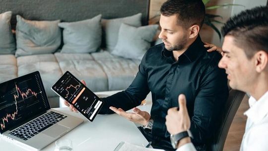 W co inwestują 30-latkowie? Od czego zacząć i o czym warto pamiętać