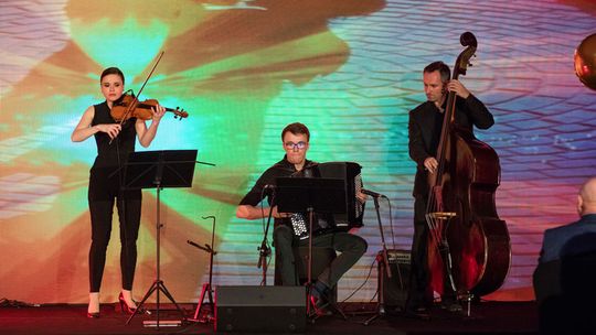 W Ogrodzie Japońskim  „Tango na mapie świata”