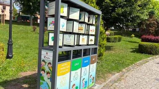 W Parku Japońskim w Gryficach uczą segregacji odpadów przez zabawę