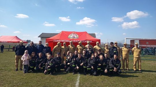 W Prusinowie: OSP powiatu gryfickiego rywalizowały w ćwiczeniu bojowym i sztafecie 7×50 m W Prusinowie: OSP powiatu gryfickiego rywalizowały w ćwiczeniu bojowym i sztafecie 7×50 m