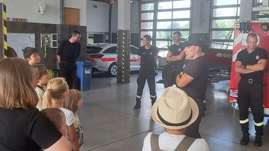 WAKACJE 2024 Z GDK – „POZNAJEMY GRYFICE I OKOLICE” wycieczka do KOMENDY POWIATOWEJ PAŃSTWOWEJ STRAŻY POŻARNEJ – relacja