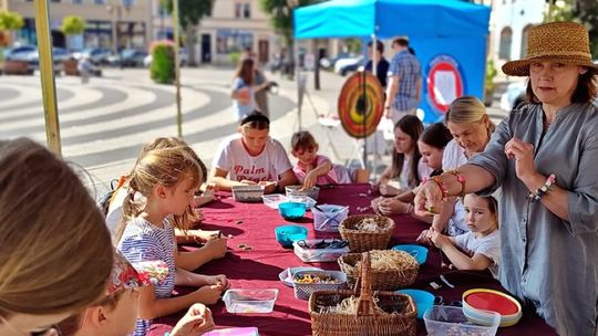 WAKACJE 2024 Z GDK „WAKACYJNA AKADEMIA SZTUK PLASTYCZNYCH” „biżuteria młodej damy” - 20.08.2024. relacja