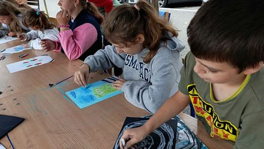 WAKACJE 2024 Z GDK „WAKACYJNA AKADEMIA SZTUK PLASTYCZNYCH” „W południe na gryfickim Rynku” - 22.08.2024