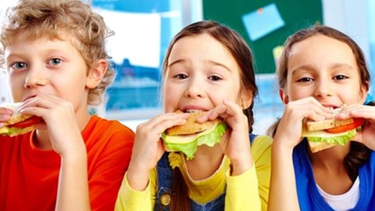 Warzywa w śniadaniówce każdego ucznia: pomysły na kreatywne wykorzystanie warzyw w drugim śniadaniu dziecka