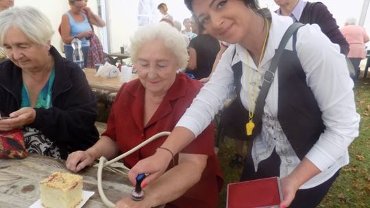 Wąskotorówką do Trzęsacza, dobra zabawa dla seniorów