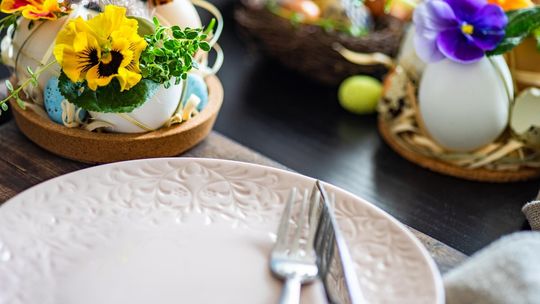 Wielkanoc bez stresu - jak catering świąteczny ułatwia organizację świąt Wielkanoc bez stresu - jak catering świąteczny ułatwia organizację świąt
