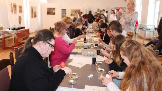 Wielkanocne tradycje. Pisanki, palmy…