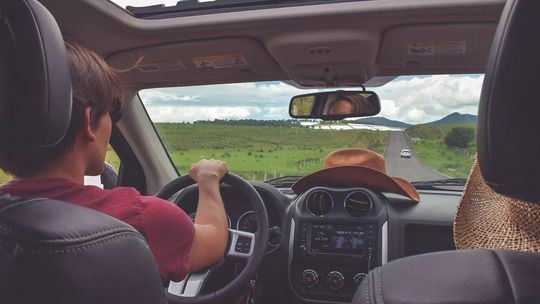 Wiosenne wycieczki dla zmotoryzowanych: o tych rzeczach musisz pamiętać