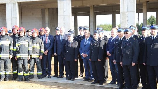 Wmurowanie aktu erekcyjnego pod budowę Komendy Powiatowej Państwowej Straży Pożarnej w Gryficach