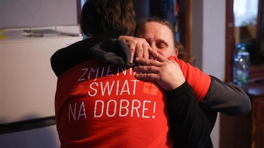 Wolontariusz i Wolontariuszka przez wielkie W – ważny apel o zmiany w języku polskim od Szlachetnej Paczki na Dzień Wolontariusza