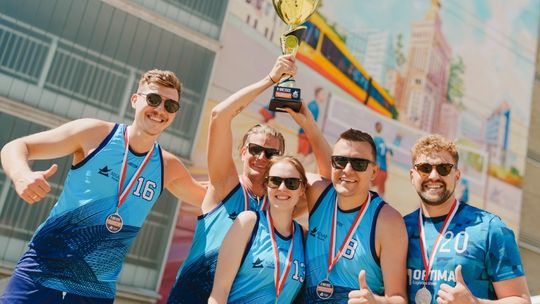 Work-life balance w praktyce – Adgar Poland otwiera boisko do siatkówki plażowej