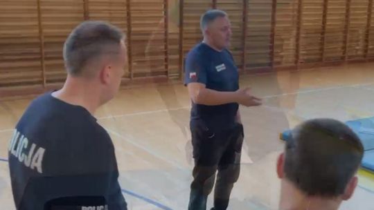 Wspólne Ćwiczenia Mundurowych z Trzebiatowa z Ratownikiem Medycznym Panem Arturem Wójcikiem.