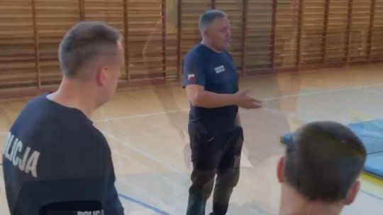 Wspólne Ćwiczenia Mundurowych z Trzebiatowa z Ratownikiem Medycznym Panem Arturem Wójcikiem.