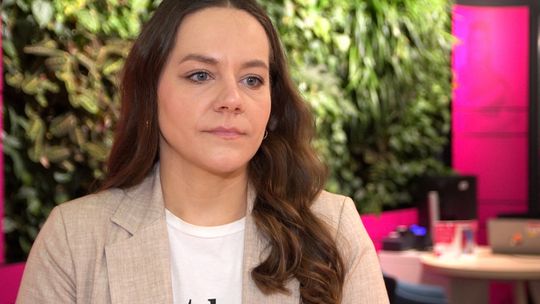 Wykluczenie cyfrowe szczególnie dotyka generacji silver. T-Mobile wystartował z darmowymi kursami z obsługi smartfona