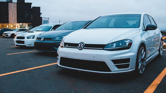 Wynajem samochodu – poradnik 