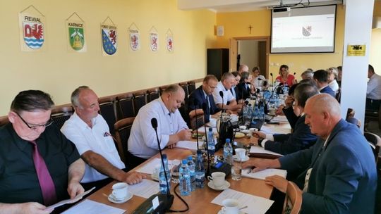 XI Sesja Rady Powiatu Gryfickiego - czyli jak zrobić furtkę w "wojewódzkim"płocie