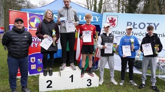 XXII Cross Mokasyna za nami - 9 kwietnia 2025 roku park przy Nowym Zamku w Płotach ponownie tętnił sportowym życiem