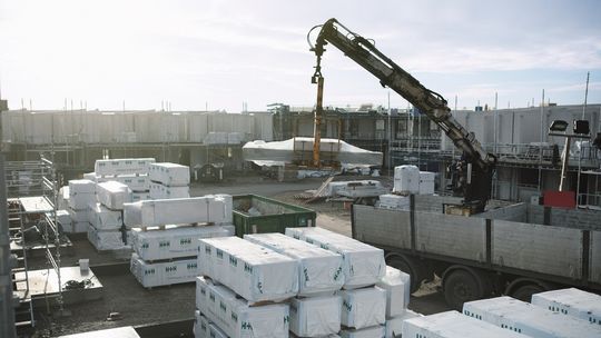 Zabezpieczenie materiałów budowlanych w okresie zimowym