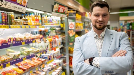 Żabka rozwija wsparcie dla obcokrajowców – nowa rola w strukturach sieci