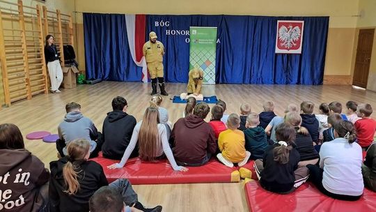 Zachodniopomorska akcja „Odblask ratuje życie” – wspólne działania KRUS, Policji i OSP na rzecz bezpieczeństwa najmłodszych