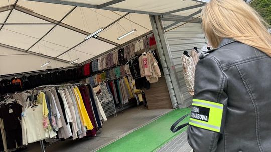 Zachodniopomorska KAS likwiduje punkty sprzedaży podrobionej odzieży