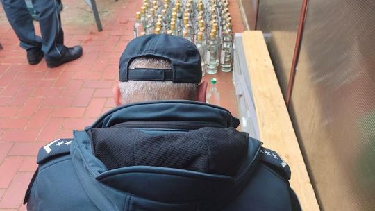 Zachodniopomorska KAS wykryła blisko 250 litrów alkoholu z nielegalnej produkcji