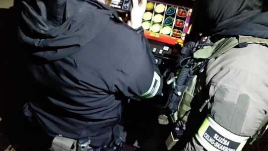 Zachodniopomorska KAS zamknęła dwa nielegalne salony gier