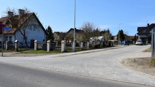 ZAKOŃCZYŁA SIĘ PRZEBUDOWA ULICY POCZTOWEJ W KARNICACH