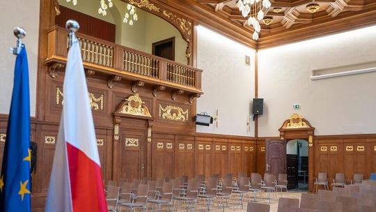 Zakończyły się prace remontowe w największej sali konferencyjnej Zachodniopomorskiego Urzędu Wojewódzkiego w Szczecinie Zakończyły się prace remontowe w największej sali konferencyjnej Zachodniopomorskiego Urzędu Wojewódzkiego w Szczecinie