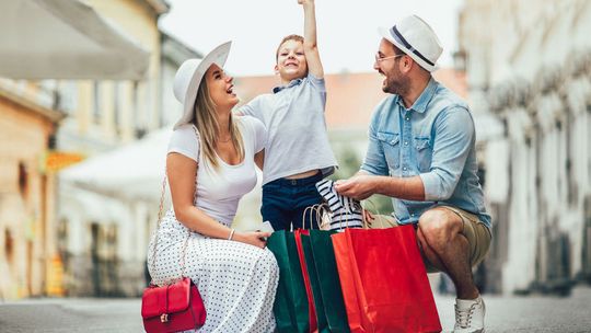 Zakupy wakacyjne Polaków – co króluje na liście must have?