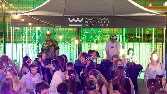 Zamkowe Tarasy znów zamienią się w taneczny parkiet. Przed nami kolejna odsłona Silent Disco