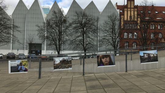 Zamrożone. Życie dzieci na linii frontu