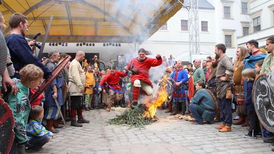 Zapraszamy do Zamku na Noc Kupały – tradycje świętojańskie