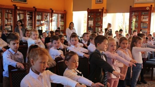 Zaproszenie do biblioteki-Pasowanie na Czytelnika 