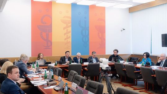 Zdrowie społeczeństwa to inwestycja - a nie koszt. Finansowanie ochrony zdrowia priorytetem polityki rozwojowej państwa