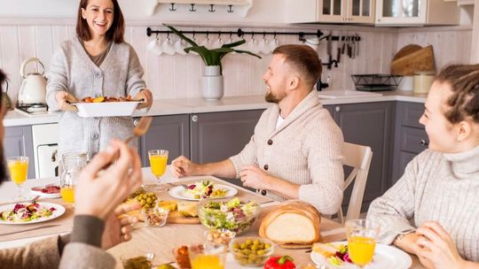 Żelazo na talerzu: fasola, warzywa i sery w pożywnym sezonowym menu