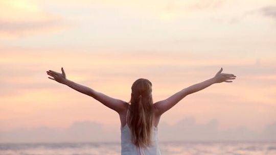 Zmysłoterapia – Rytuał, który pokona stres: poznaj zapach spokoju