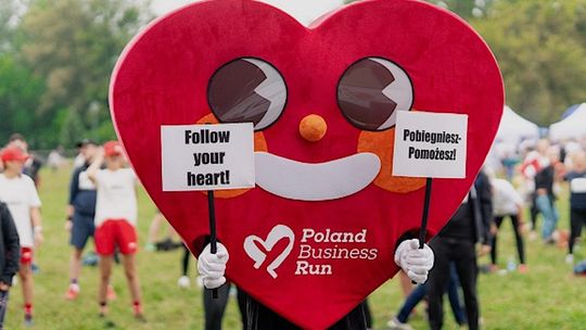 Zostały już tylko godziny do startu zapisów na Poland Business Run 2026. Cała Polska – i świat – pobiegną, by pomagać