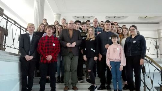 ZS Płoty: Uczniowie Naszej szkoły w Sejmie RP