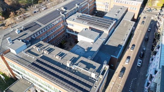 panele fotowoltaiczne na dachu ZUT