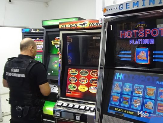 14 automatów do gier w nielegalnym punkcie hazardowym w Szczecinie