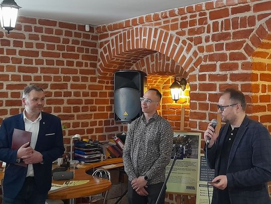 "5 lat Gryfice Magia Miasta" magiczny wernisaż w galerii :BRAMA