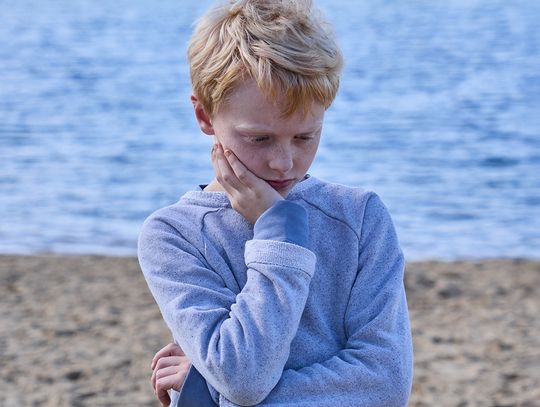 Akademia Przyszłości publikuje raport o tym, co zabija dziecięcą wiarę w siebie