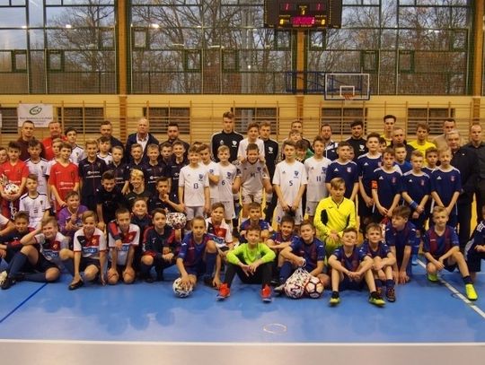AP POGOŃ Szczecin zwycięża w turnieju o puchar Prezesa PZPN w Płotach