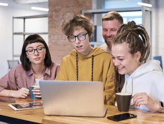 Birsztany opublikowały katalog workation, ukazując najlepsze miejsca do pracy zdalnej i wypoczynku