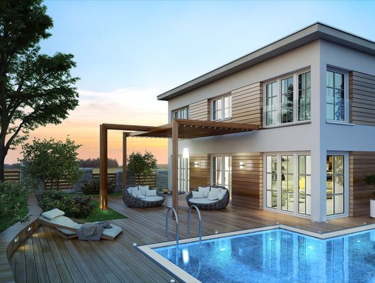 Drewno i basen, czyli wakacje za domem