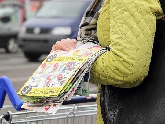 Duża zmiana dla konsumentów. Sklepy robią coraz więcej promocji. Przybywa też samych gazetek