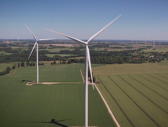 Energia z wiatru to ważny element transformacji energetycznej kraju oraz wymierne korzyści dla gmin i ich mieszkańców