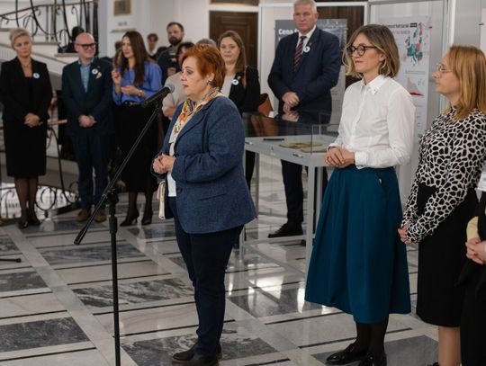 Głos polskiej wsi w Senacie. Uroczyste otwarcie wystawy „Cena futra"